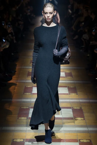 Look 15